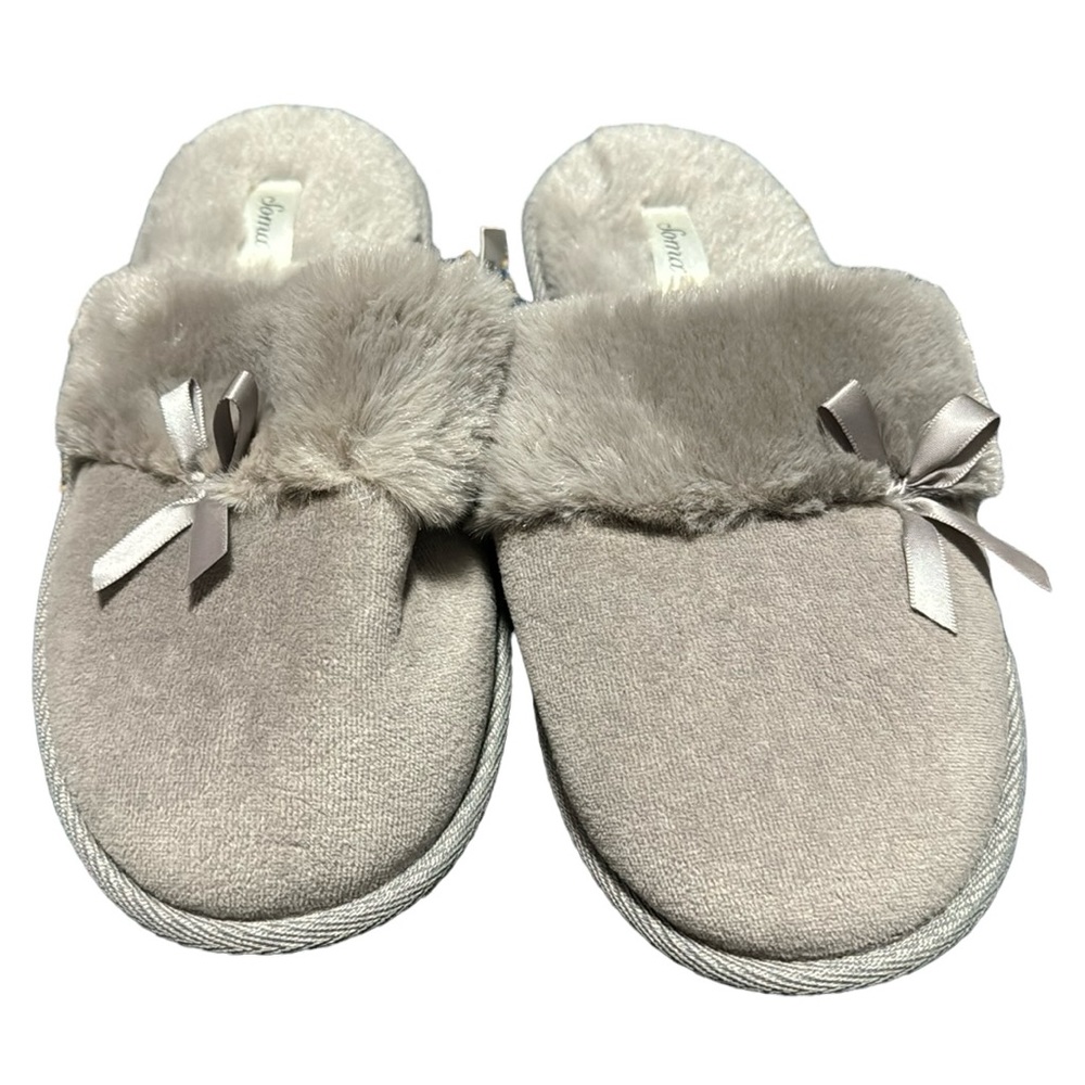 Amazingly soft Soma slippers in grey. Size M (7/8). NWT - Picture 1 of 5